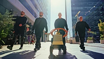 כתם קטן על הקיר הפך לבעיה של שנים: עד שבדיקה אחת בצנרת גילתה את האמת מתחת לריצוף