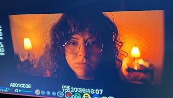 בזמן המלחמה: הקומיקאית החלה בצילומי סרטה הראשון