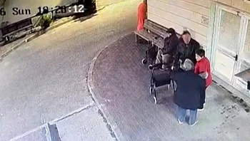 "איימו על סבתא שלי: 'אם לא תיתני את הכסף, אנחנו נגיע אלייך"