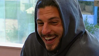 הודיה וגל מחלקות את זוהר - אבל לו יש תוכניות אחרות 