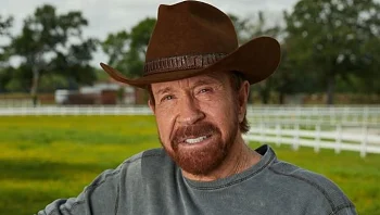 בגיל 86: הלך לעולמו שחקן האקשן האגדי צ'אק נוריס