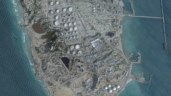 איראן מאיימת: "ארה"ב תפלוש ל'אי הנפט'? נשרוף את הכול"