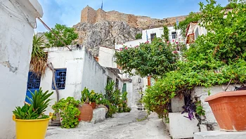 כל הטיסות מובילות אליה: לגלות את אתונה מחוץ למסלול השחוק