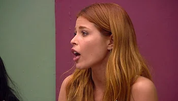 אסיפת הדיירים יוצאת משליטה: "את חולת תשומת לב"