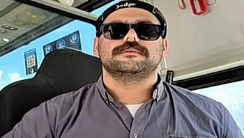 "אני פותח מיקרופון באוטובוס ומודיע לכולם שתכף תהיה אזעקה"
