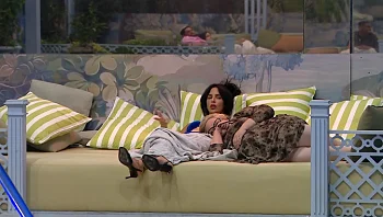 טיימליין "האח הגדול", היום ה-25: גל דואגת - "היא מנצלת אותו"