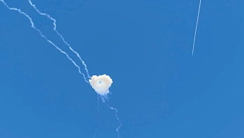 רצף שיגורים בלתי פוסק מלבנון לצפון, פצוע קל מרסיסים בטמרה