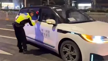 עיר שלמה קפאה: 100 מוניות אוטונומיות נעצרו בבת אחת