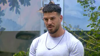 "כשיש למישהי בן זוג, אתה לא אמור לדאוג לה": הריב על שלי מסלים