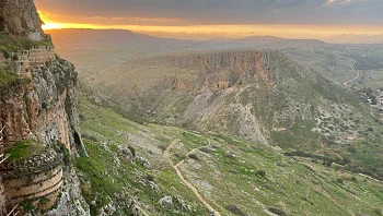 הכול ירוק ופורח: מטיילים באתרי הטבע שנפתחו מחדש בצפון הארץ