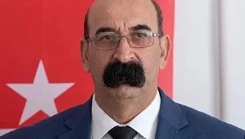 אמיתי או תחפושת? הפוליטיקאי שמשגע את הרשת