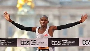 שיא היסטורי: לראשונה - שני רצים סיימו מרתון בפחות משעתיים