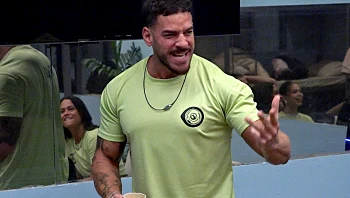 הוותיקים נגד החדשים: "זאת מלחמה על הכבוד שלנו"