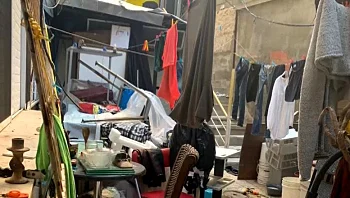 סיפוח עוין: השכן בן ה-80 שהפך את חדר האשפה והחצר לשטחו הפרטי