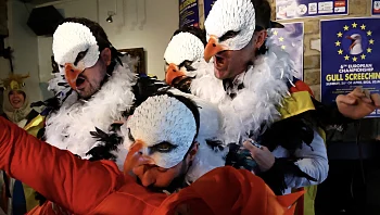 70 אנשים צורחים: הכירו את האליפות החדשה שמשגעת את האירופים