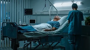 עם תעודה מזויפת: "תושב ר"ג חשוד שהתחזה לאח ונכנס לבתי חולים"