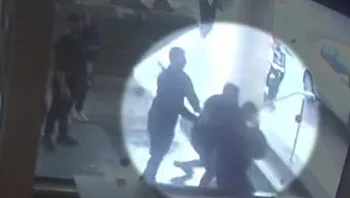 בריונים במדים: שליח פיצה הותקף ע"י שוטרים - ונשלח למעצר