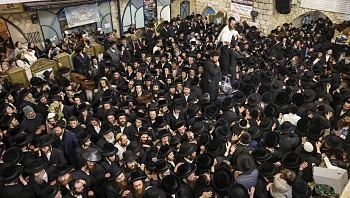 אלפים השתתפו בהילולה במירון, המשטרה פינתה מאות באוטובוסים