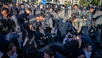 חרדים קיצונים חסמו את תוואי הרכבת הקלה ברחוב יפו בירושלים