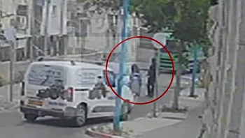 ירי מטווח אפס באמצע הרחוב: תיעוד דרמטי מהרצח ברמלה