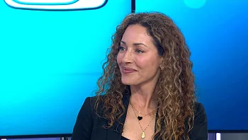 שירלי בוגנים חושפת: איך שומרים על מראה טבעי לאורך השנים?