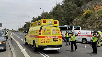 תינוקת נהרגה בתאונה בכביש 1 ליד ירושלים, 3 נפצעו קשה