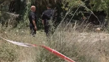 חשד לרצח כפול: גבר ואישה נמצאו ללא רוח חיים בשטח פתוח בשפלה