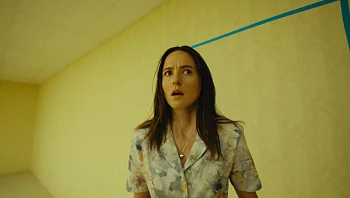 שני סרטי אימה הם המדוברים בעולם - אז איך הקהל התאהב בז'אנר?