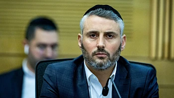 ג'ובים על ריק: השר התפטר - ומקורביו ממשיכים לקבל שכר