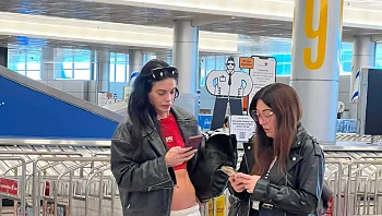 כוכבת "כמעט מלאכים" נחתה בארץ לקראת ההופעה עם נועה קירל