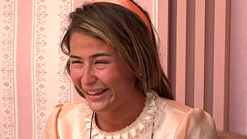 "אנחנו רוצים להכיר את הבחור": שלי מתאחדת עם הוריה