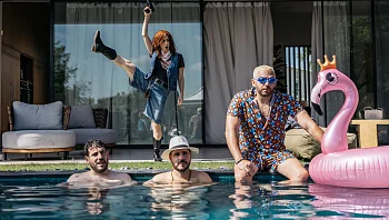 אחרי הפסקה ארוכה: הטריו הקומי חוזר - עם הכוכבים הכי גדולים