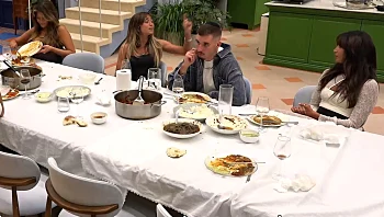 "כמו שאת אוהבת פיות, אני אוהבת לקלל": רפאלה לא מוכנה להתנצל 