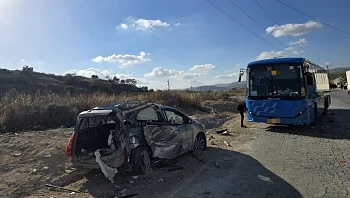ילד כבן 10 נהרג בתאונה בין רכב לאוטובוס בשומרון, אישה נפצעה