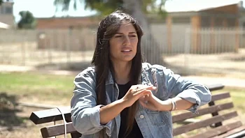 הותקפה מינית בידי אשת חינוך - ומסרבת לשתוק: "אל תהיו לבד"