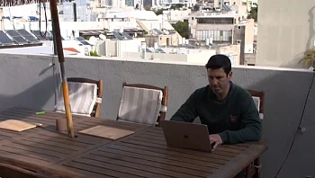 אפקט באומל: הישראלי שמאחורי היוטיוברים הגדולים בעולם