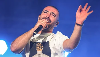 סטורי: הדג נחש חוגגים 30 שנה - ועומר אדם מתחתן באיטליה