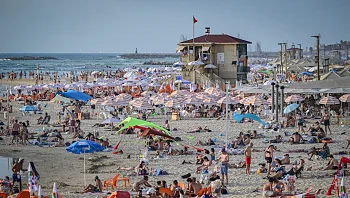 התחזית: חם מהרגיל ולח בעיקר במישור החוף, הים מסוכן לרחצה
