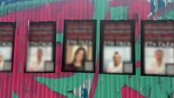 עם שמות ותמונות שנתלו ברחובות: לוחמי השייטת על הכוונת בחו"ל