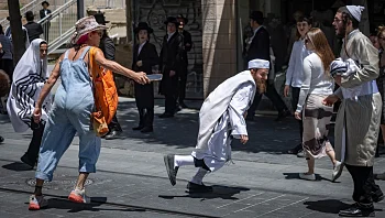 קרב השבת בירושלים נמשך: חרדים הפגינו שוב מול קפה "בסמטה"