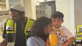 איחוד מרגש: יובל בן ה-4 חזר הביתה - ופגש את האיש שמצא אותו