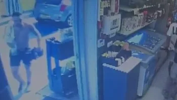 בתחנת הדלק, רגע לפני שנעלם: התיעוד האחרון של אלדר דיין