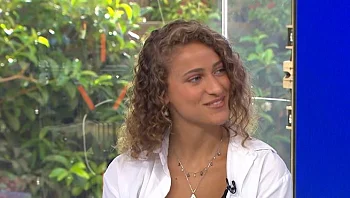 "כתיבת השירים שלי היא הדרך עבורי לעבד את החיים"