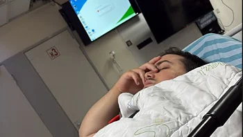 "לא הצלחתי לתפקד": אוראל צברי הובהל למיון באמצע מרתון הצגות