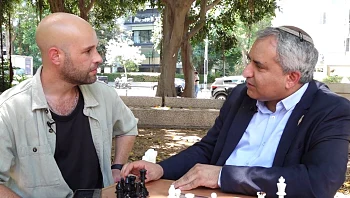 השר אלקין חושף: זה מה שמנע ממנו להפסיק לשחק שחמט באופן מקצועי