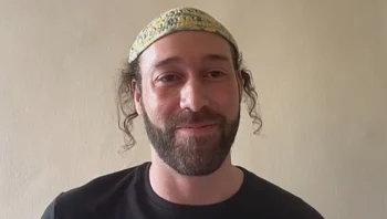 הותקף על ידי אנטישמי בפיליפינים - ונעצר יחד איתו