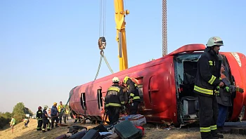 אסון בהונגריה: 12 הרוגים וכ-10 פצועים בהתהפכות אוטובוס תיירים