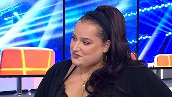 מתמודדת "דה וויס" שנכנסה לנעליו של פרדי מרקורי