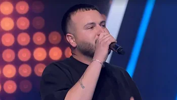 מתמודד "דה וויס" חושף: "הייתי הילד הקטן, הם משכו אותי"
