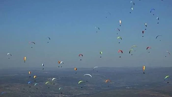 ריחפו 100 ק"מ באוויר: כך הוכרע הקרב בין טובי טייסי העולם